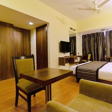 Hotel Silver Inn Mumbai Eksteriør bilde