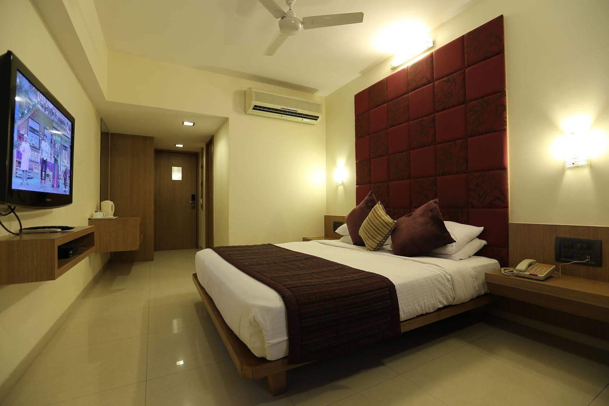 Hotel Silver Inn Mumbai Eksteriør bilde