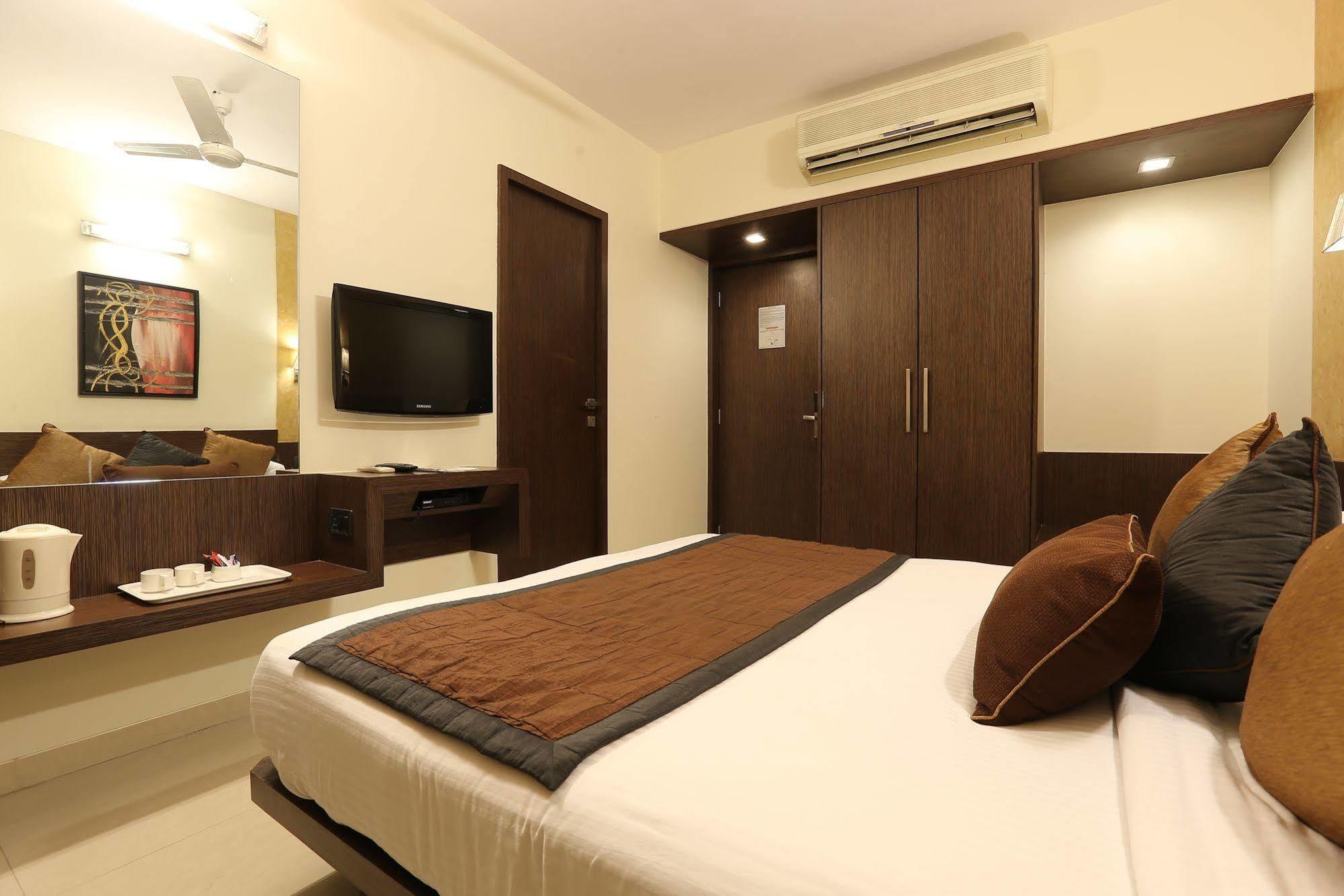 Hotel Silver Inn Mumbai Eksteriør bilde